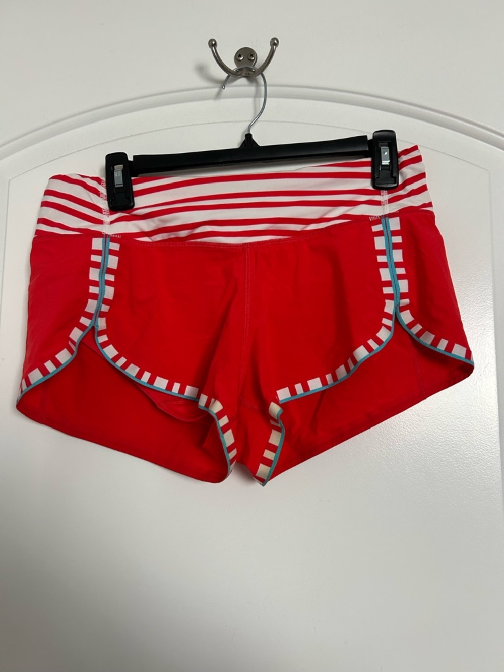 Lululemon Red Sailor Striped Racer Shorts Size 4 nautical athleisure workout gym